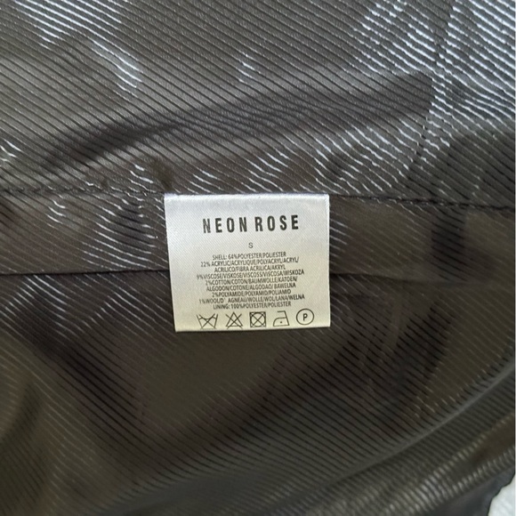 Neon Rose Coat S - Picture 6 of 6